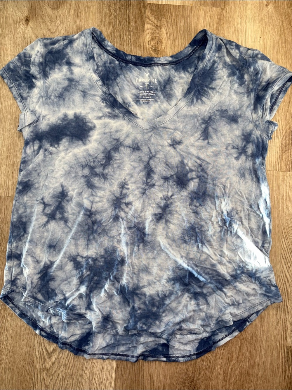 American Eagle Favorite T Blue Tie-Dye V-Neck Tee